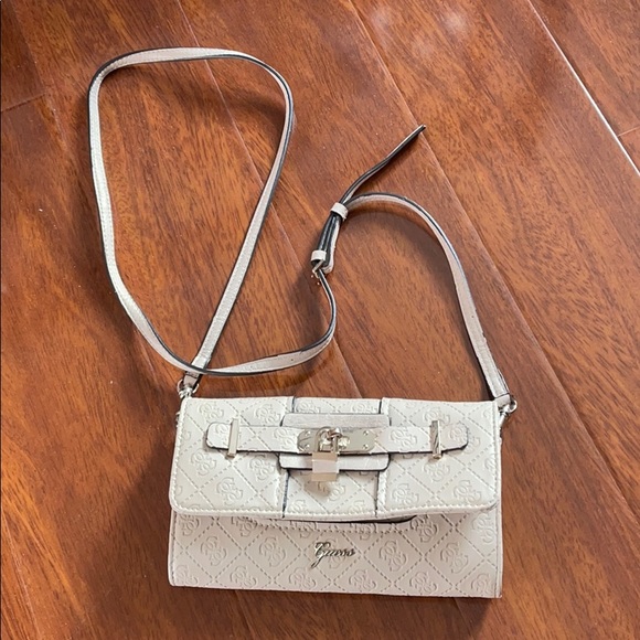 Guess wallet/clutch - Picture 1 of 5